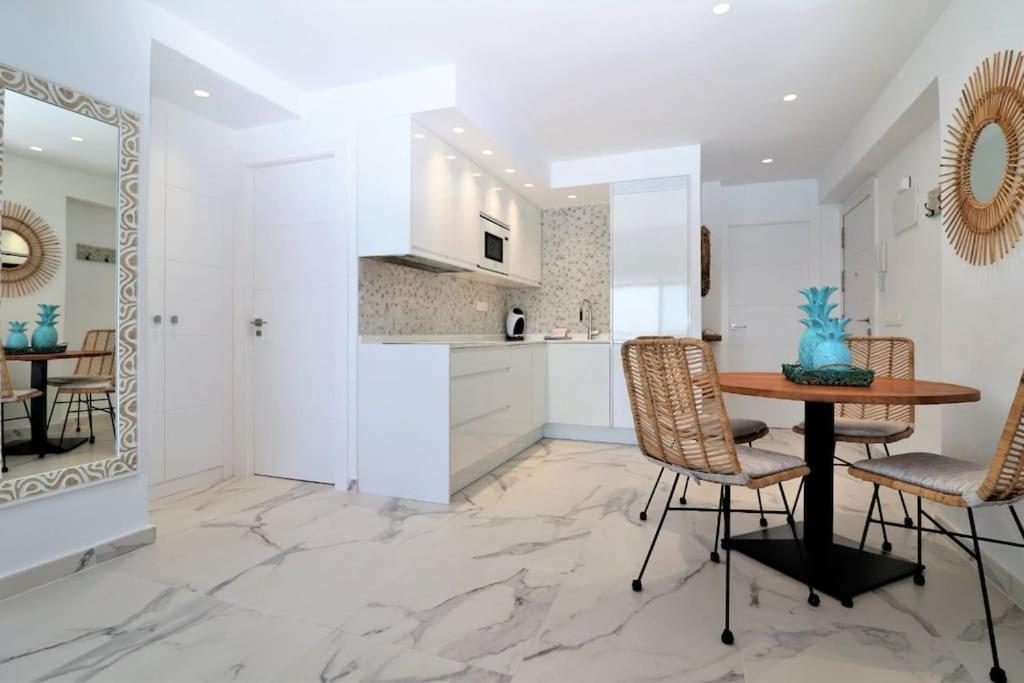 Luxurious 2-Bedroom Apt With Stunning Views, 1St Line On Levante Beach, 貝尼多姆 外观 照片